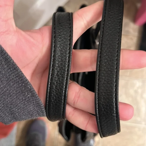 Women’s Liz Claiborne satchel - Picture 4 of 16